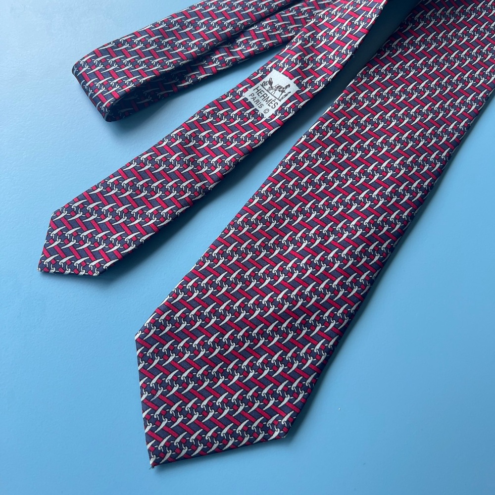 HERMÈS 100% Silk Tie